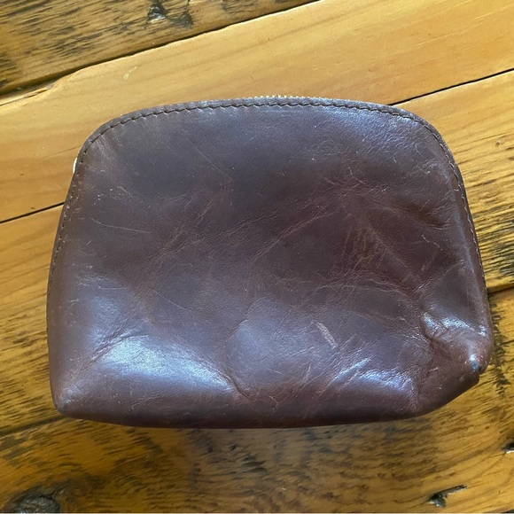 Portland Leather Goods Classic Brown
Luna Zippered Pouch - Picture 2 of 13